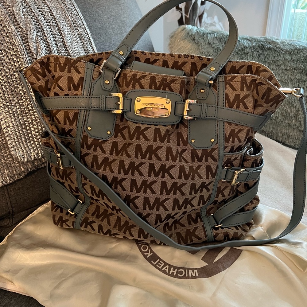 NWOT Large Michael Kors Signature Fabric and Blue Leather Detail Two way Bag